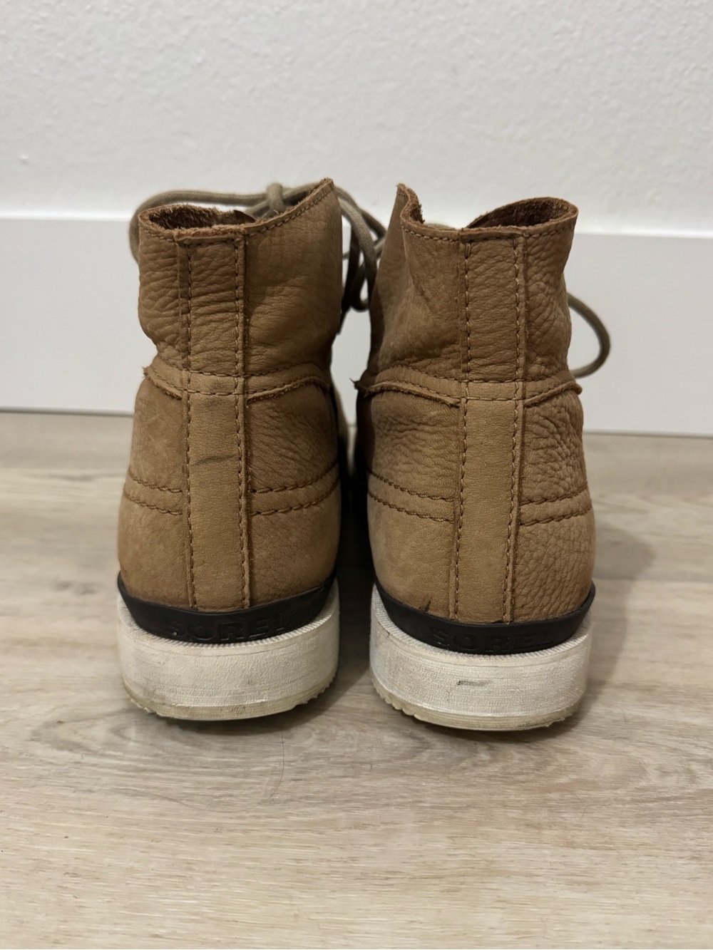 Sorel Men’s Tan Leather Shoes - Picture 3 of 5